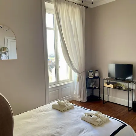 Contemporaine - Chateau Maranne פארטנה